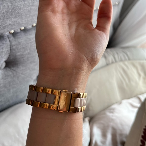 Michael Kors Rose Gold watch - Picture 5 of 5